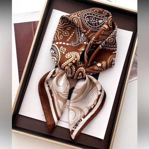 Paisley Scarf P110 - Picture 2 of 7